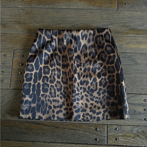 H&M Dresses & Skirts - H&M cheetah mini skirt